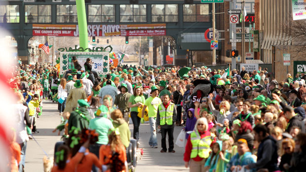 031415-grandparade-js18